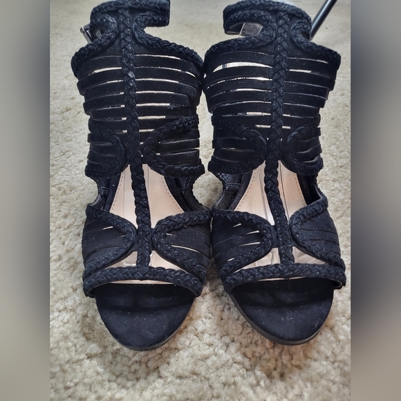 NWOT Vince Camuto Janil Leather Stacked Heel in Black - Picture 2 of 11